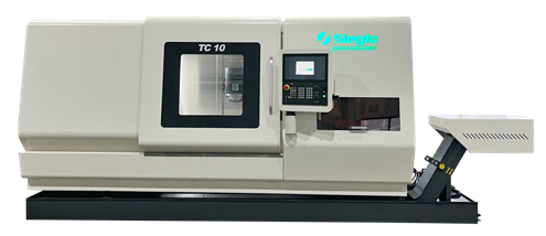 TC10   TC車(chē)銑復(fù)合加工中心擁有更高的靈活性，可一次裝夾實(shí)現(xiàn)完整加工，可5軸聯(lián)動(dòng)地加工復(fù)雜工件。并且可選配第二刀架，兩個(gè)刀架可同時(shí)加工，適用于大中型批量生產(chǎn)。          更高精度和更低加工成本，其更高的附加值整體優(yōu)于萬(wàn)能車(chē)削中心，TC車(chē)銑復(fù)合加工中心是一臺(tái)高生產(chǎn)力機(jī)床。